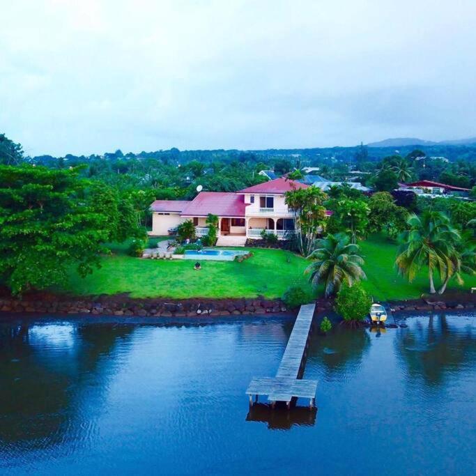 Te Mana Lodge Taravao Exterior foto
